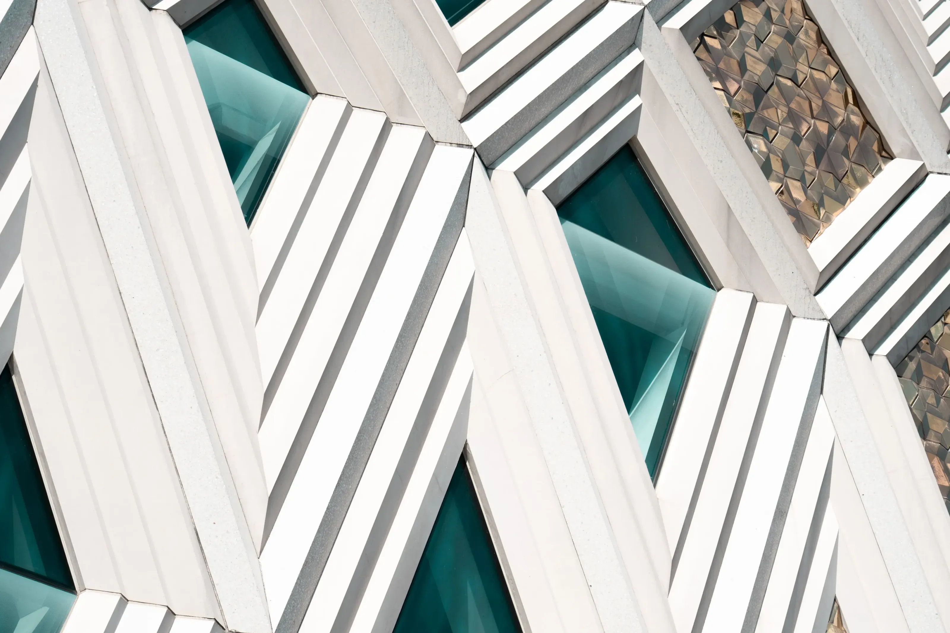 Präzise geometrische Fassadenarchitektur